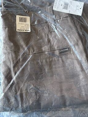 NWT Volcom VMonty Chino Shorts Mushroom Brown Size 28 Men's